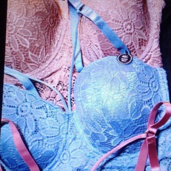 NEW! Body Frosting Lace Bras (set of 3) - Picture 4 of 5